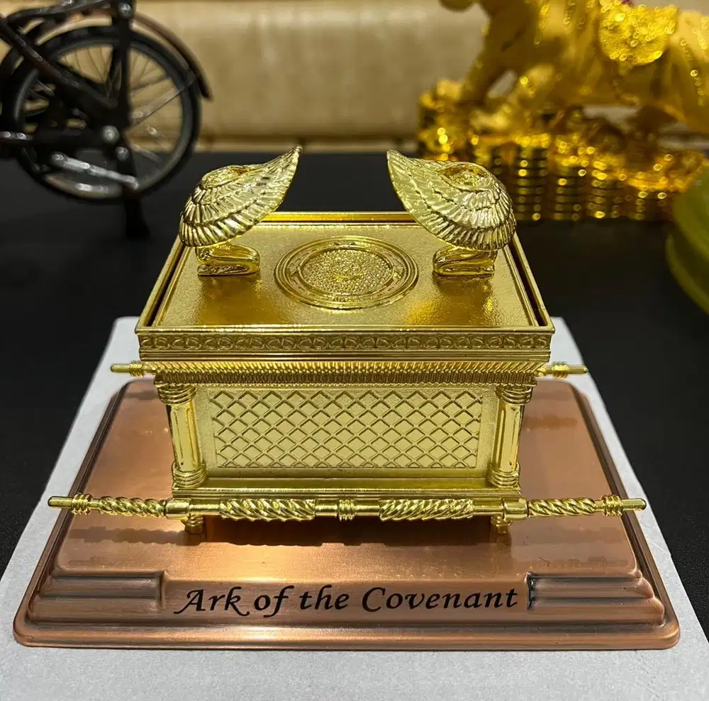 Pajangan Tabut Perjanjian Ark Of The Covenant