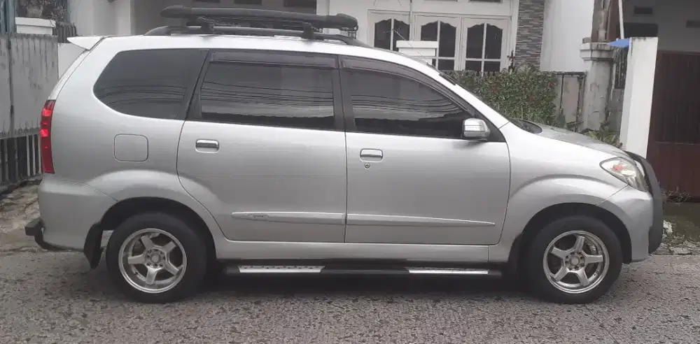 Xenia Sporty Rack Roof low Km