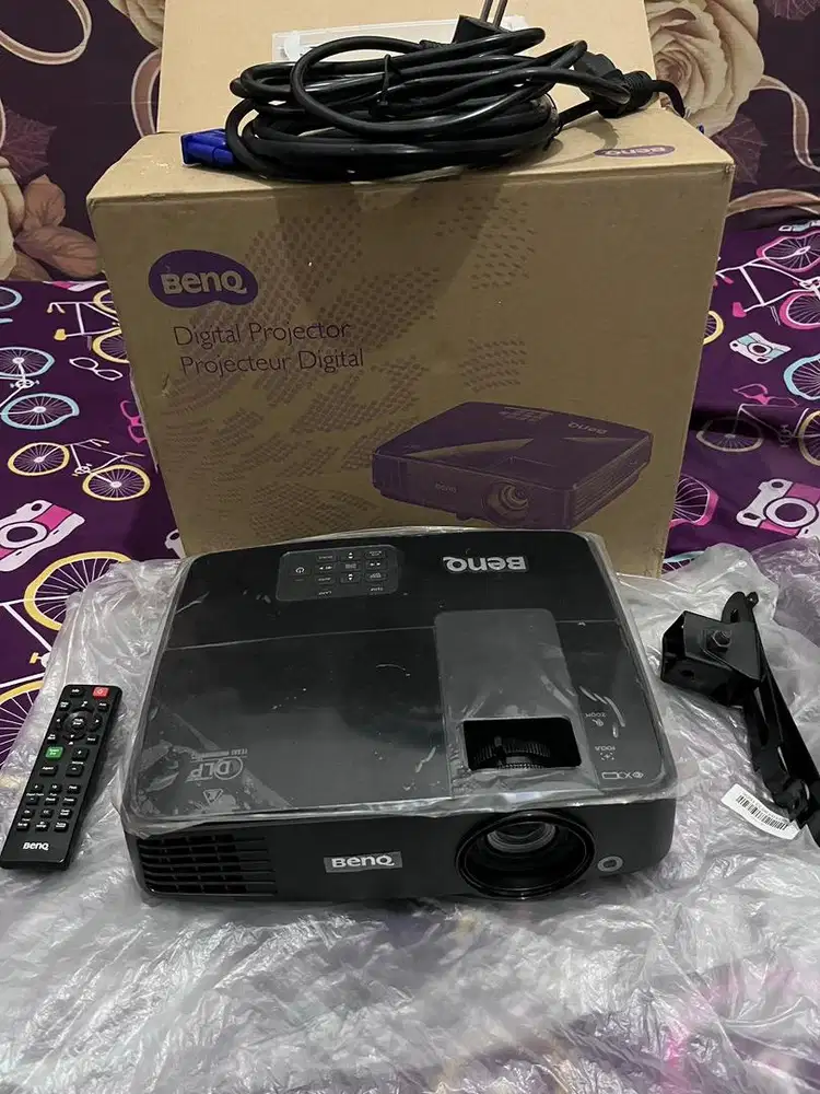 proyektor  benq