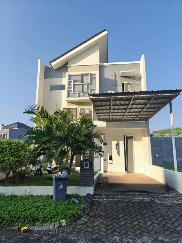 Disewakan Rumah 2 Lantai Dekat Mesjid dan 0m Jalan Raya dkat Pasar,RS