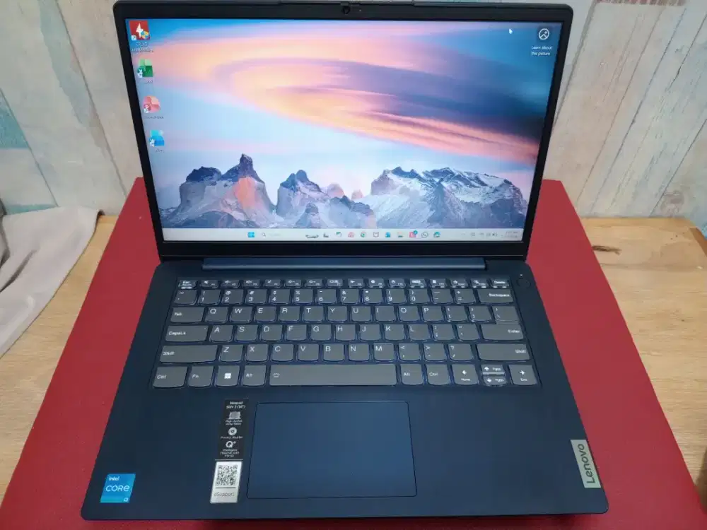 Lenovo Ideaped Slim 3 
Intel Core i3-1115G4 3.00GHz

Ram 8 Ssd 256