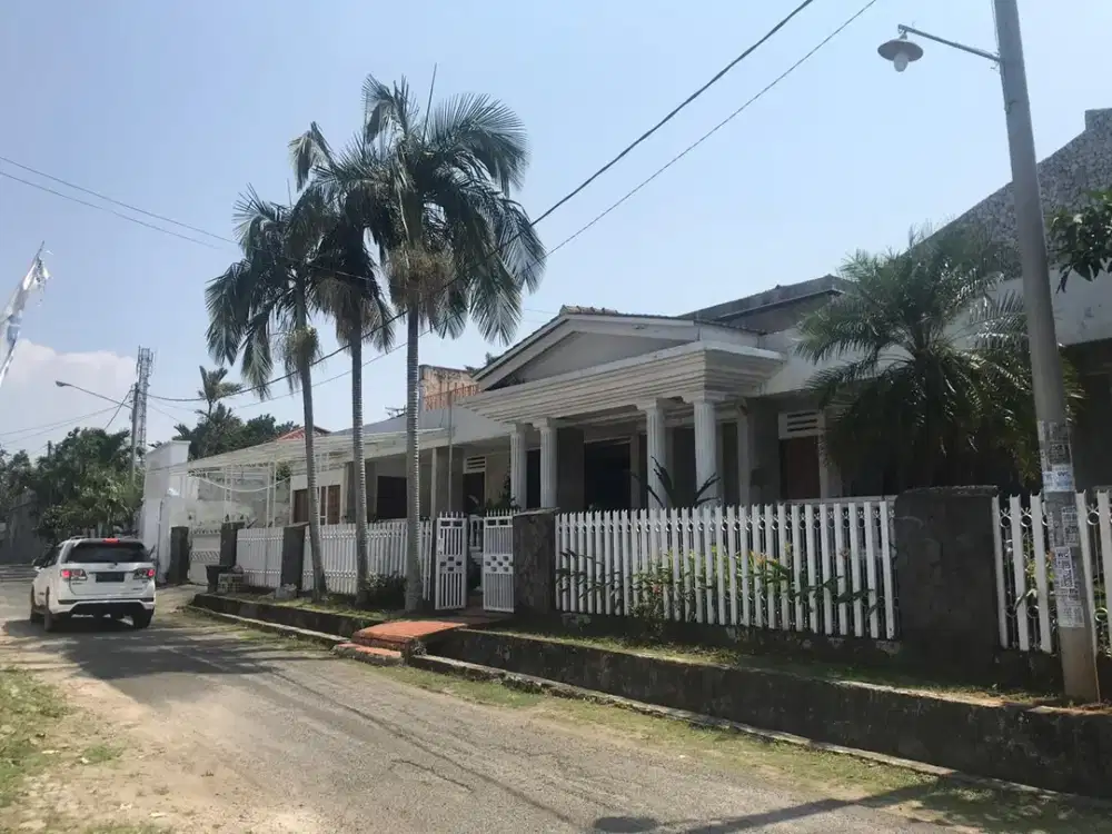 Rumah Siap Huni di Seberang Stadion Pahoman dpn Hotel Bethara