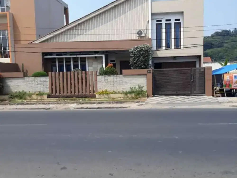 Rumah Siap Huni di Gatot Subroto Samping Persis SMA 10