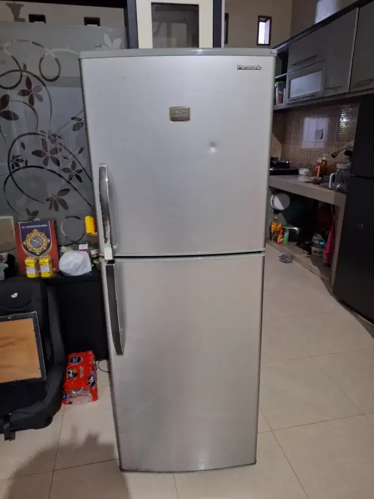 Dijual kulkas panasonic 2 pintu
