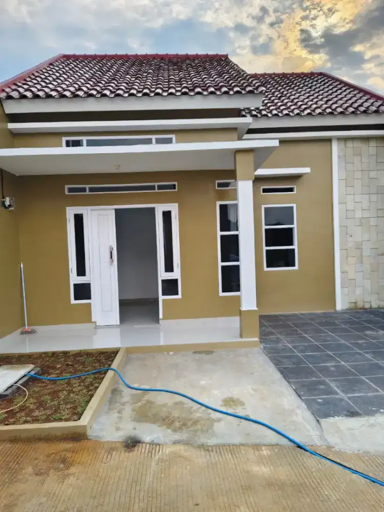 Rumah dekat tol dan halte busway sawangan