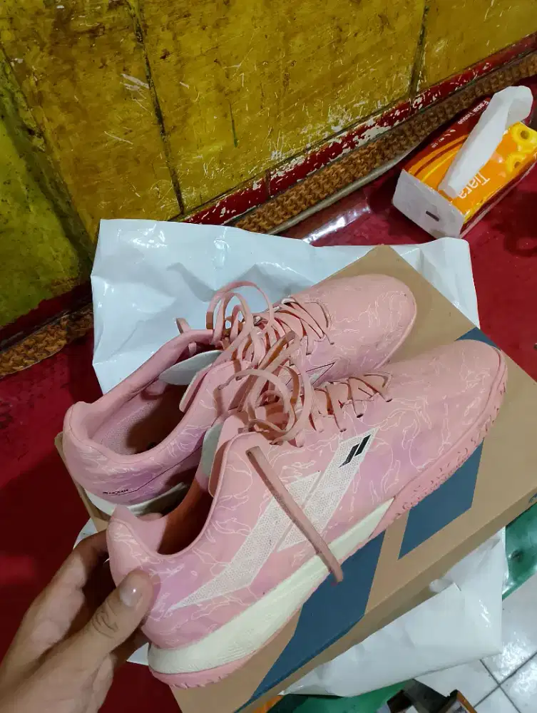 sepatu futsal mils flame