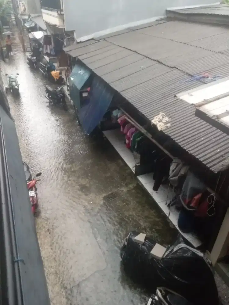 Tukang renovasi dan perbaikan atap bocor