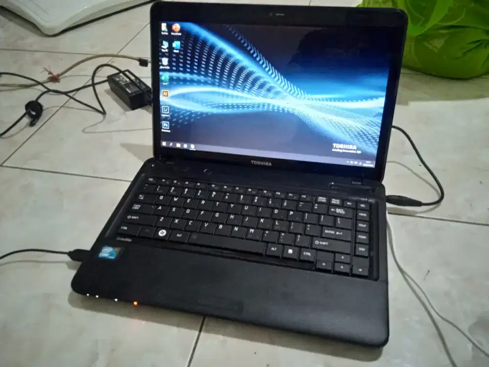 2 Laptop, Quad Core & i3, 1.6jt nego