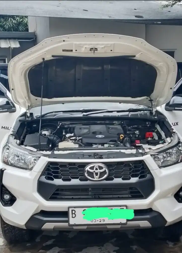Toyota Hilux DC Tipe G 4x4 MT