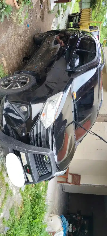 SIGRA 1.2 X MT PREMIUM