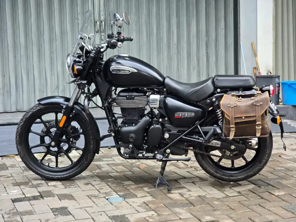 Moge Classic Royal Enfield Meteor 350 Stellar Black th 2022 Modif 4rb
