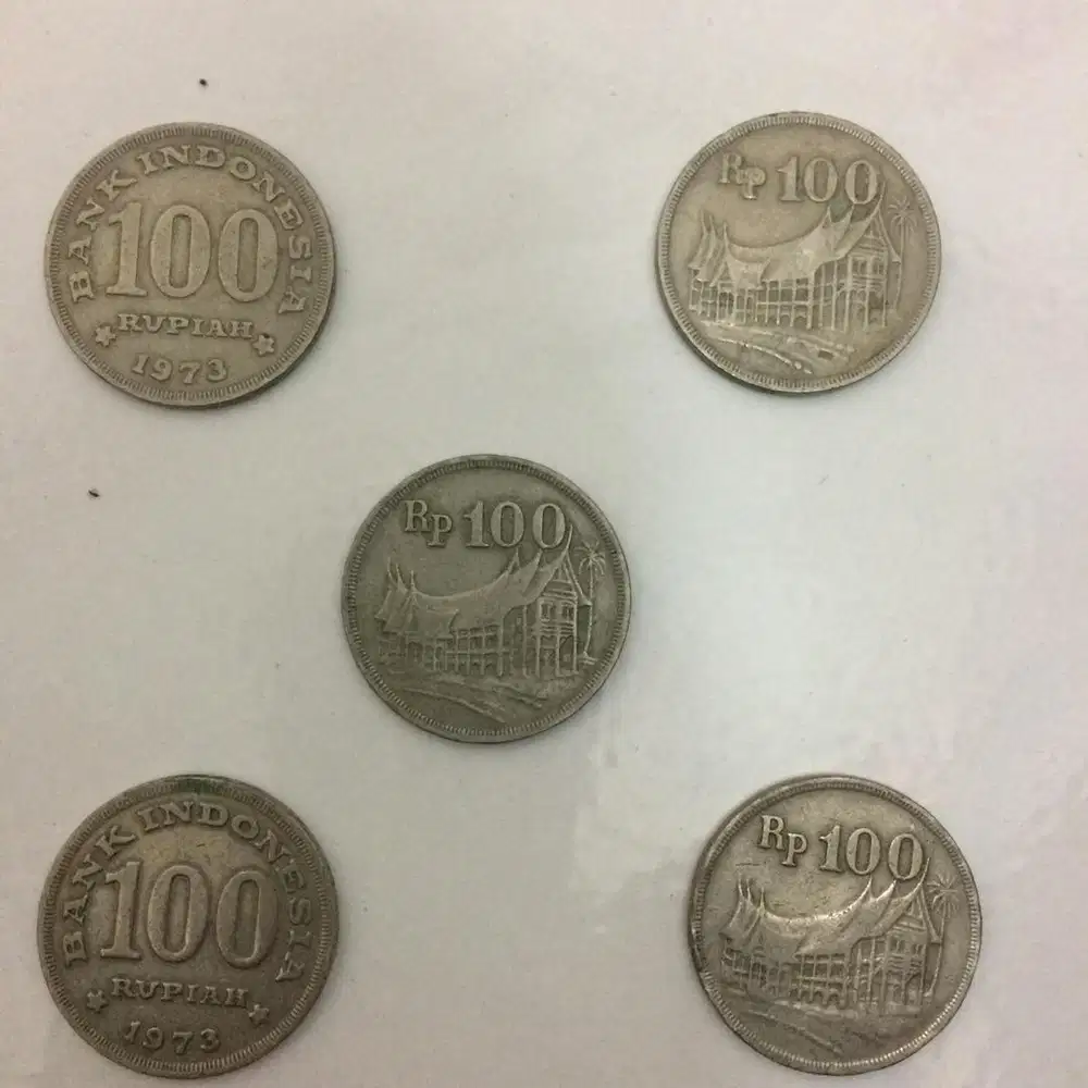 Koin 100 rupiah tahun 1973