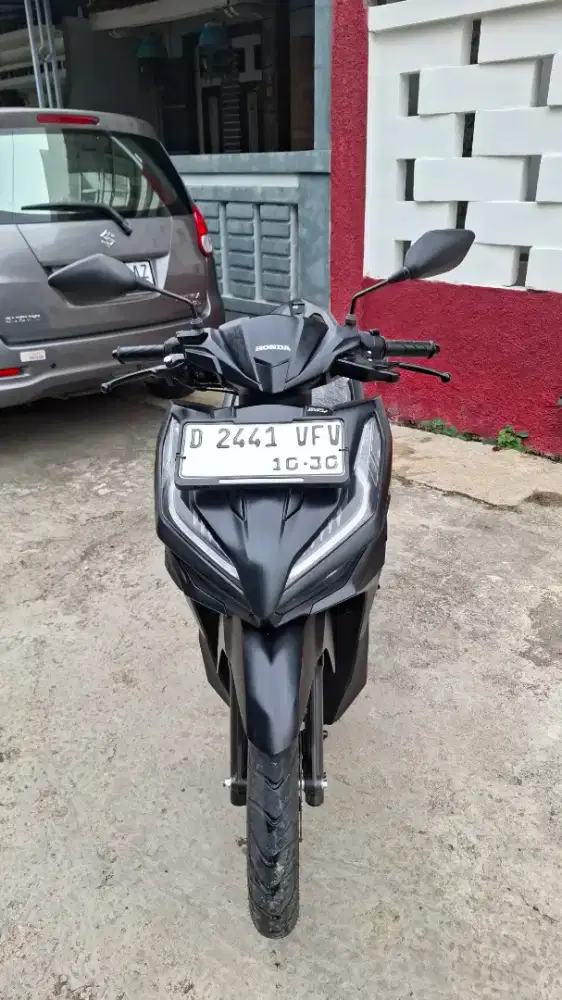 VARIO 125 CBS ISS ISTIMEWA