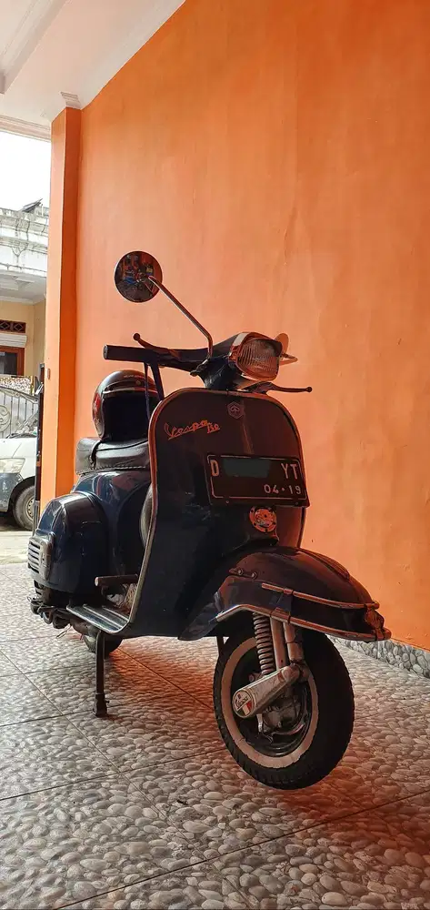 Vespa Super '79 kelengkapan komplit