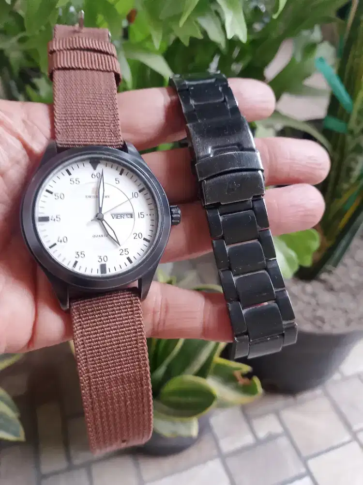 Jam Swiss army second