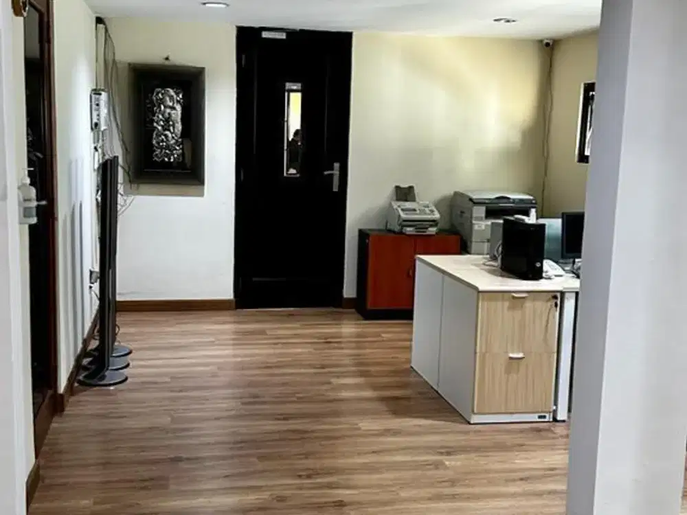 Rumah Bagus bisa untuk Kantor, Resto, Kafe Dll di Lokasi Strategis di Menteng - Jakarta Pusat