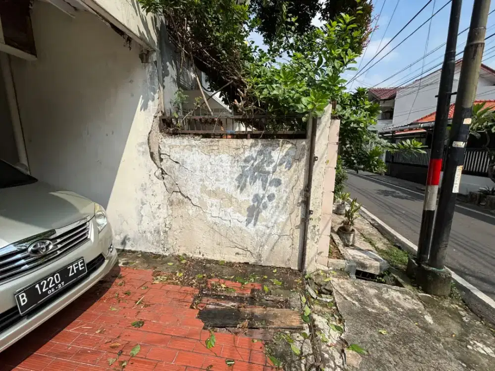 Tukang renovasi dan perbaikan atap bocor