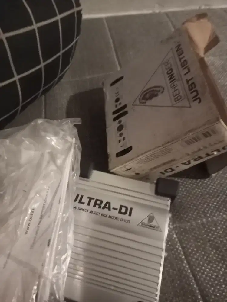 UKTRA DI-100 (BEHRINGER)