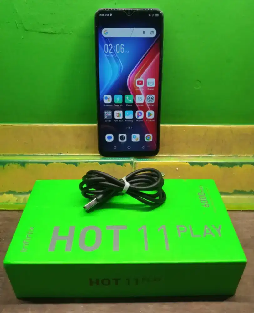 Infinix hot 11 play ram 4/64
Minus 
Retak normal pakai