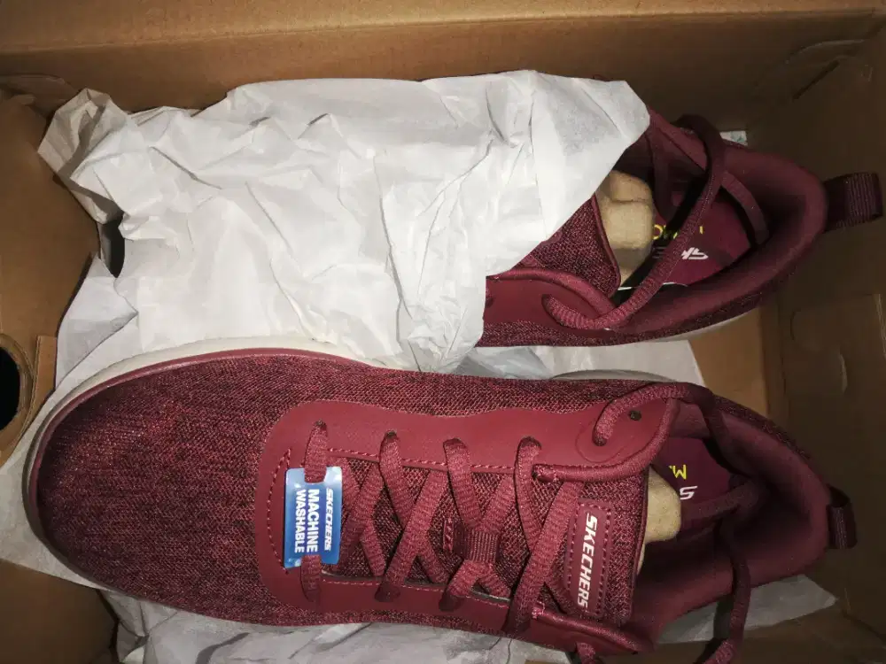 Sepatu Skechers Baru