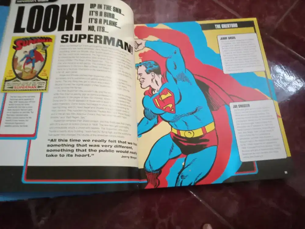 Buku tentang superhero klasik