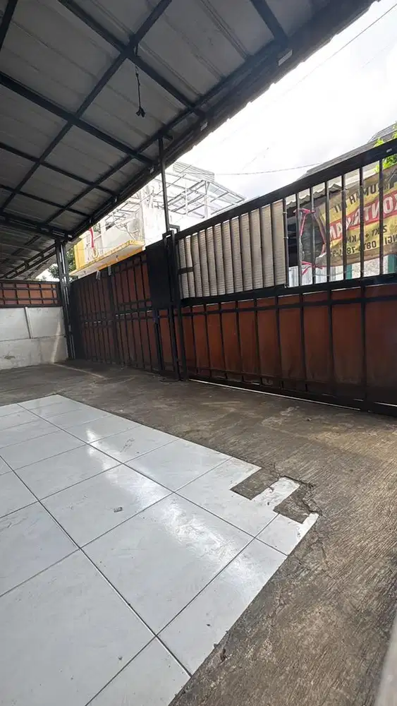 Rumah dekat stasiun depok