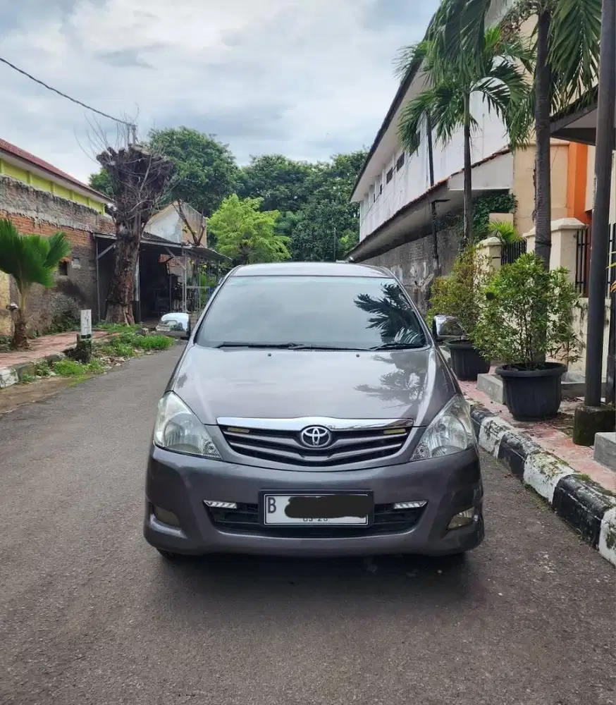 Toyota kijang innova 2.0 at th 2009