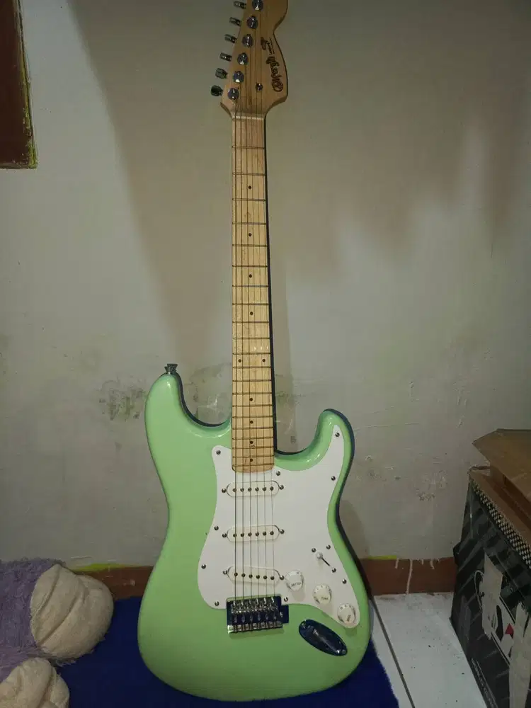 Gitar Listrik merk Difergio