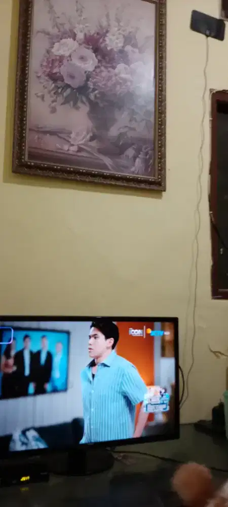 Jual TV Samsung 32 inch LCD lengkap dgn decorder remote dan antena dgt