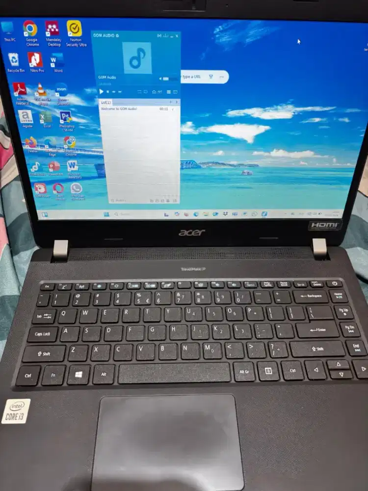 Dijual laptop acer cor i3