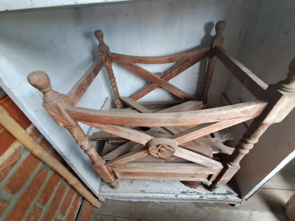 Tempat koran jaman dahulu, ukiran original