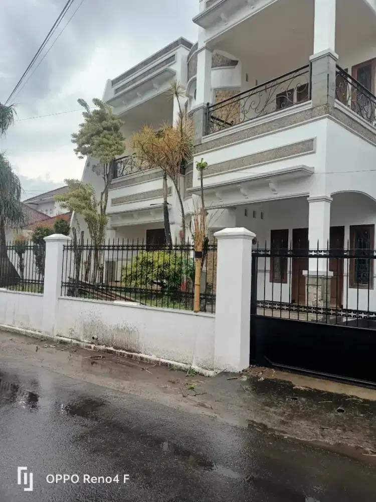 Jual rumah 2 lantai