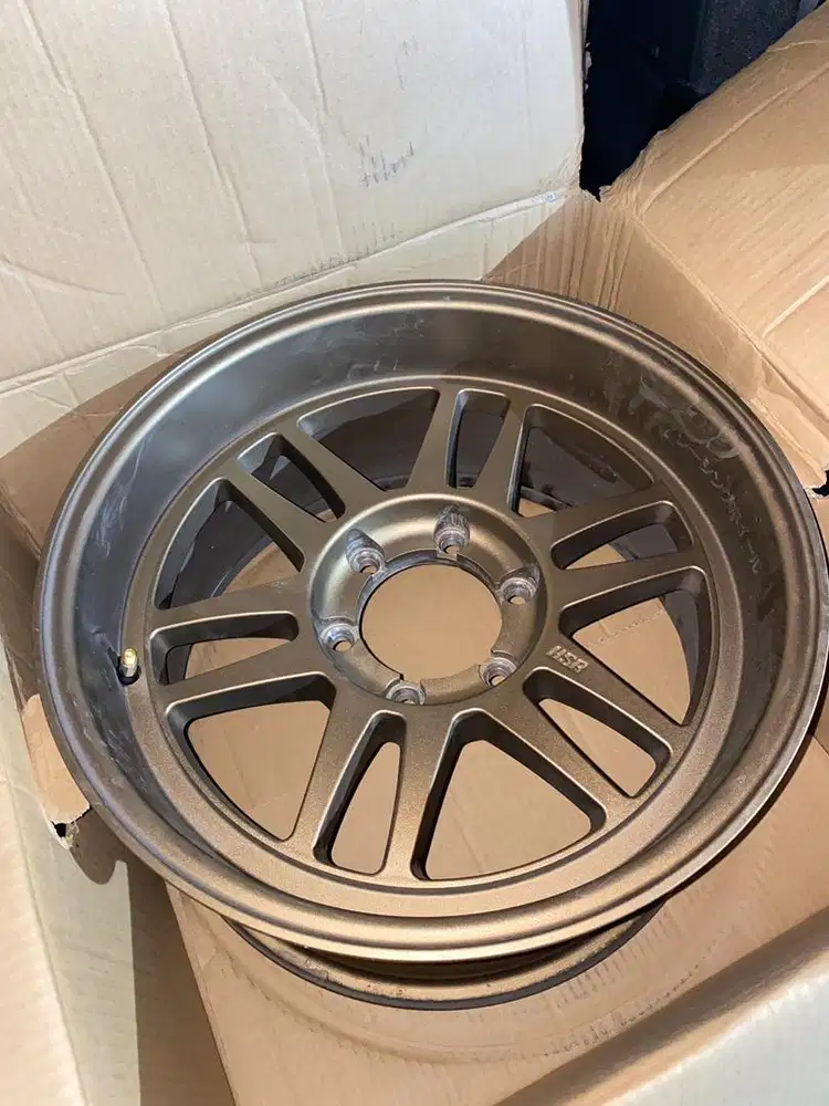 velg mobil HSR bekas