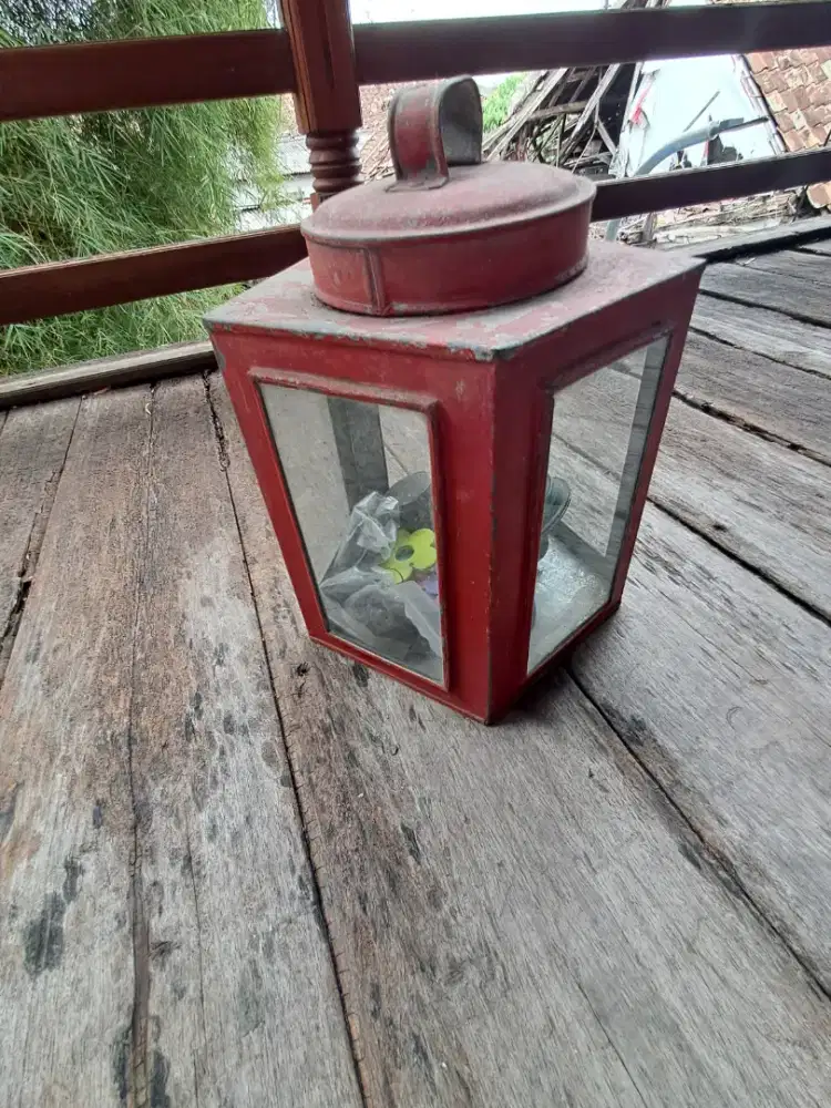 Toples pajangan tempo dulu