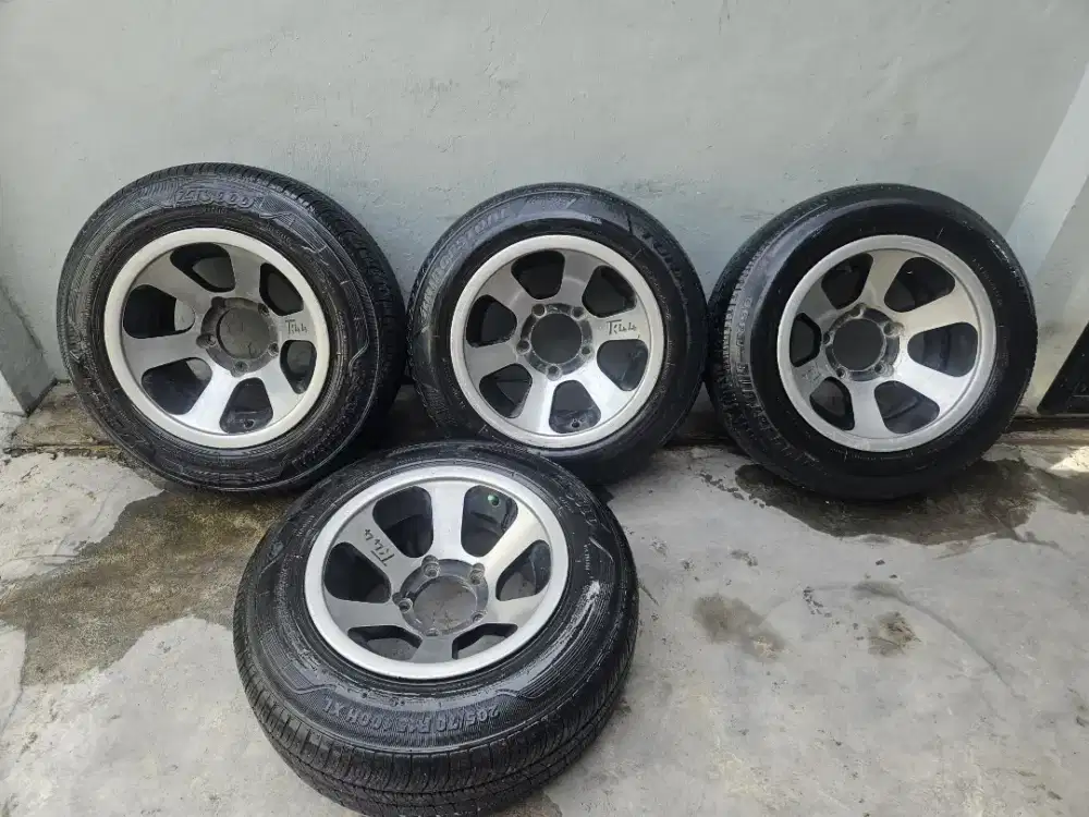 Velg Racing dan Ban Suzuki Katana