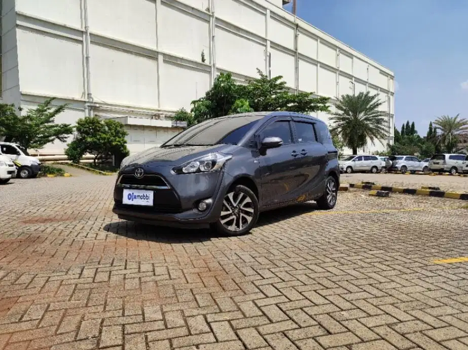 TDP 8,JT Toyota Sienta 1.5 V Bensin-AT Abu 2018