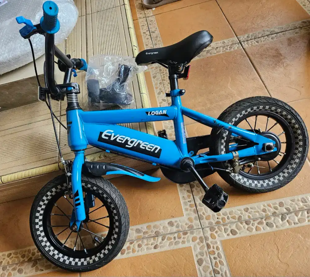 Sepeda anak evergreen 12 inch