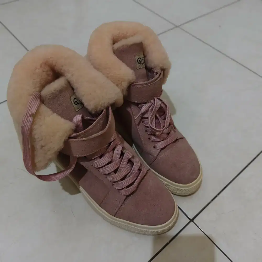 Sepatu boat Korea cewek size 38