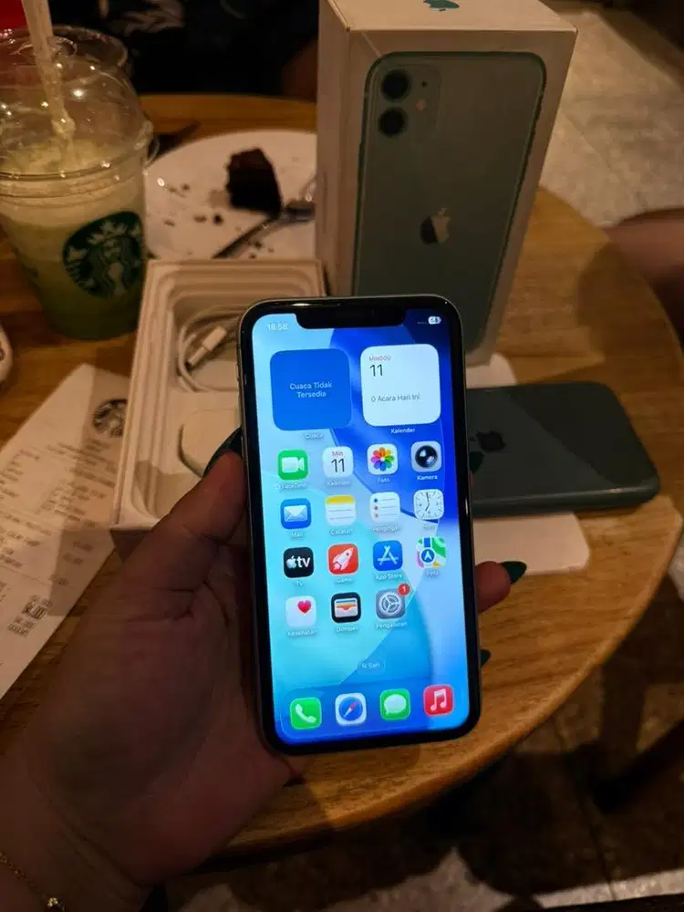 Iphone 11 64GB INDOSAT TRI