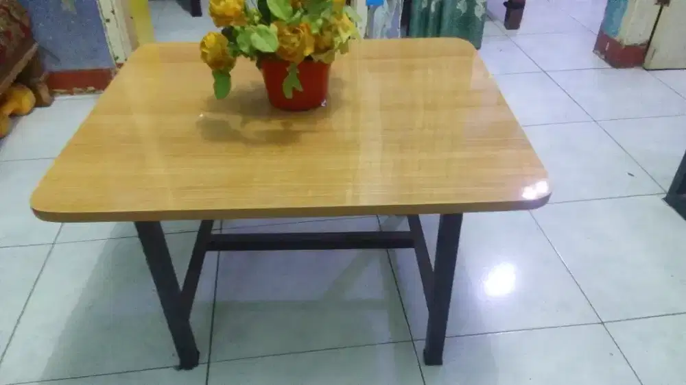 Meja minimalis ukuran P 70x L60x T44cm Bisa untuk Lesehan