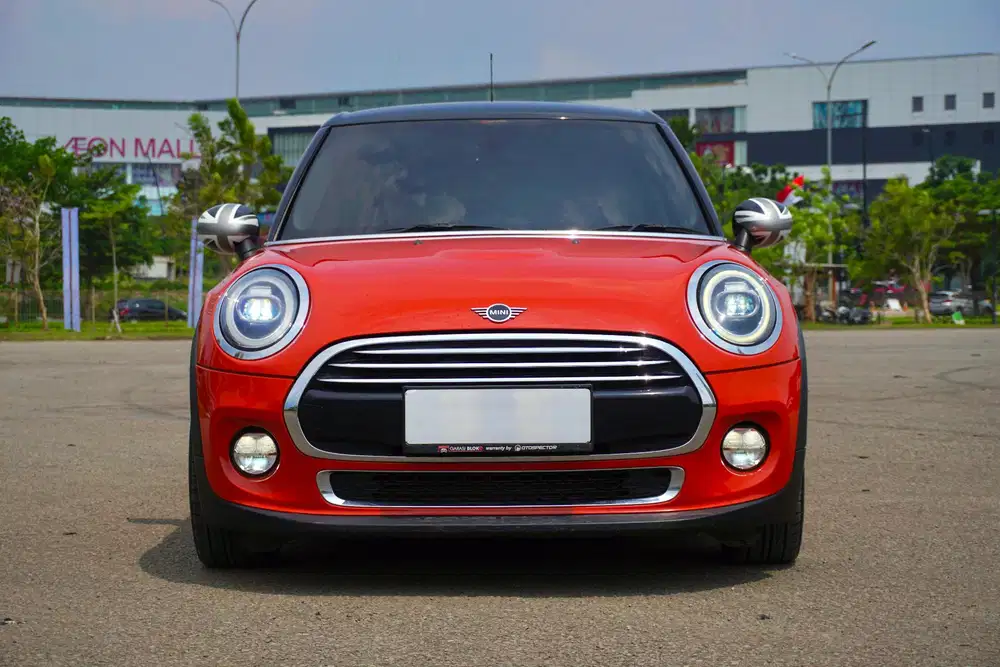 Mini Cooper F55 Facelift 
5 Doors 2018 / 2019