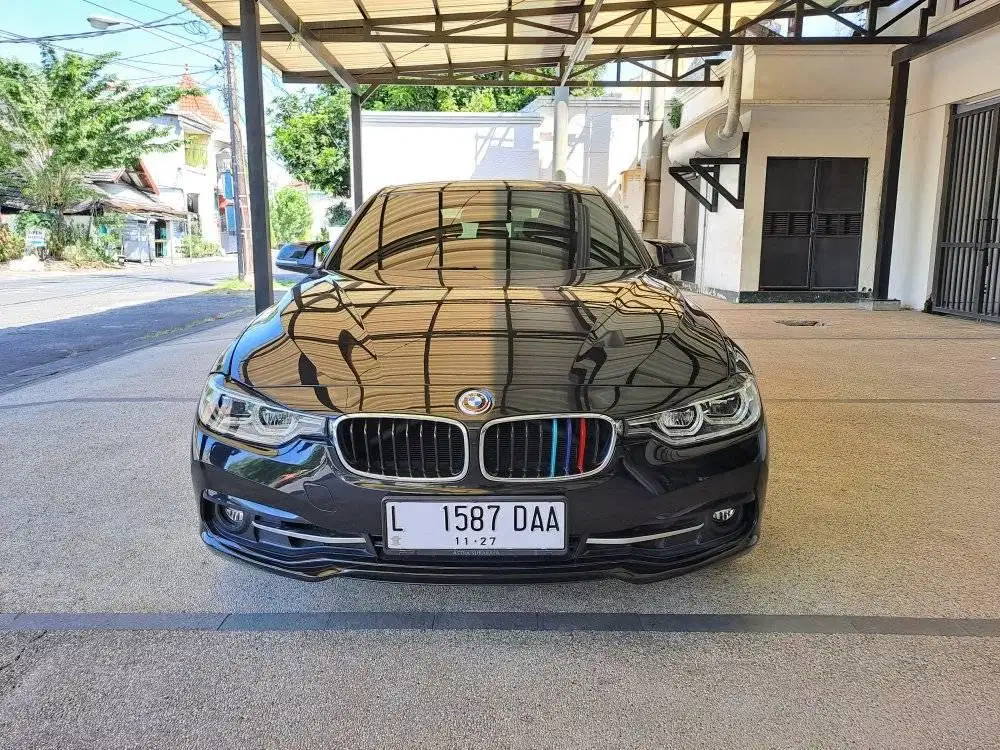 BMW 320i F30 LCi MATIC 2016