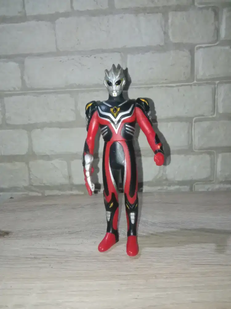 Ultraman Vinyl Bandai