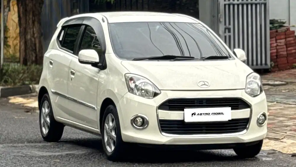 AYLA 2016 / 2015 Matic Bagus Murah Kredit Bekas Surabaya Lengkap