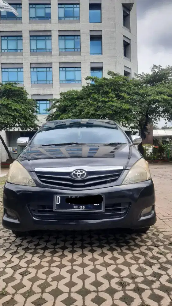 Innova G 2.0 Luxury Nik 2011