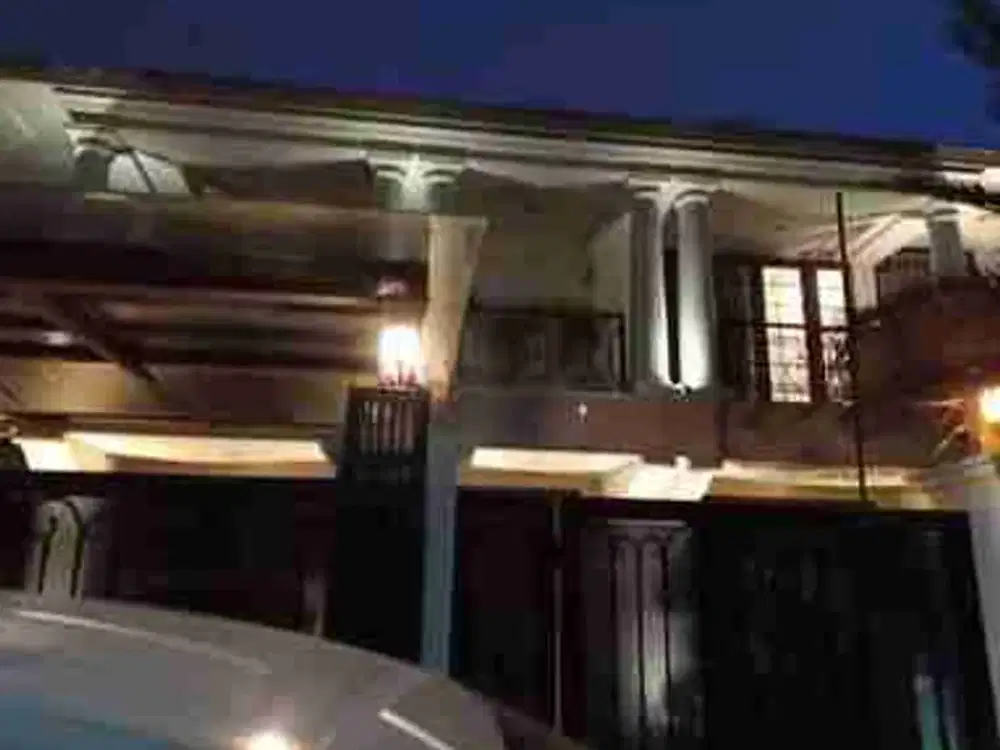 rumah 2lt jl boulevard Cipinang indah