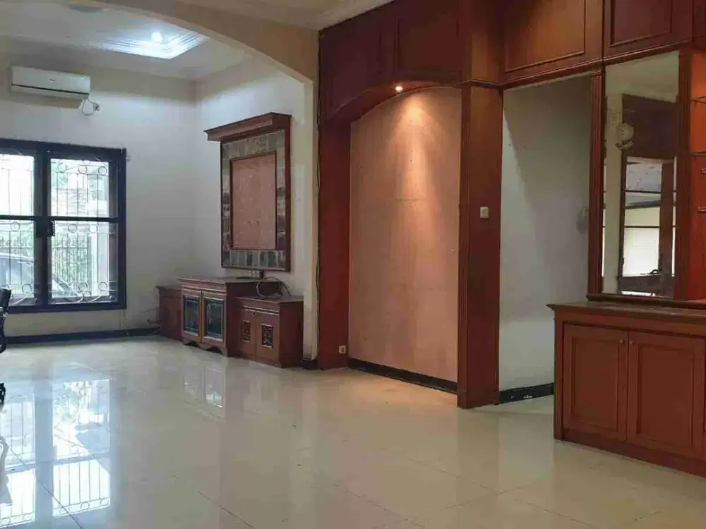Jual/Disewakan Rumah Ciamik Siap Huni di Komplek Perumahan Elit area Mulyosari, Surabaya