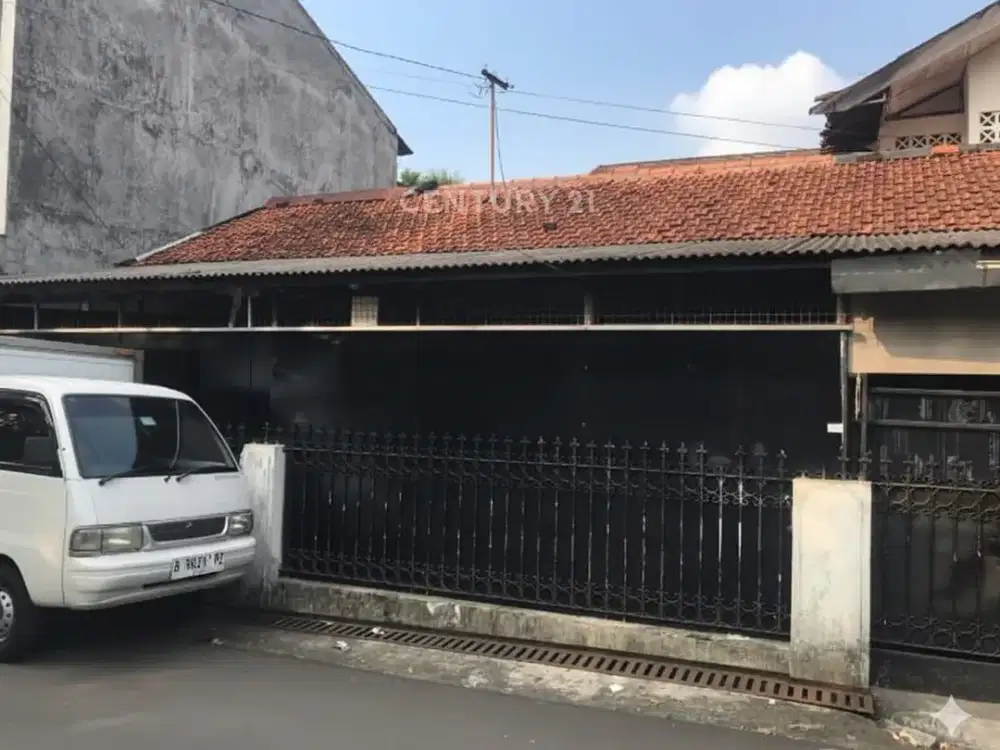Dijual Rumah Tua Hitung Tanah Lokasi Strategis