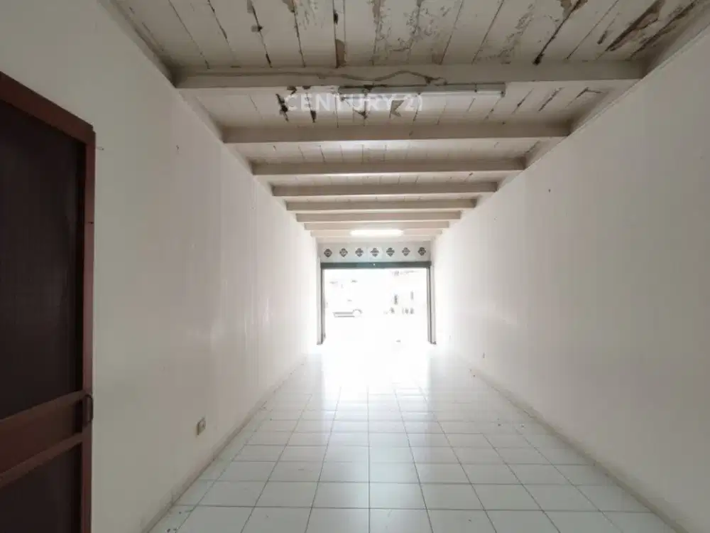 Bangunan Komersil 3 Lantai Area Perniagaan Timur Tambora JakBar