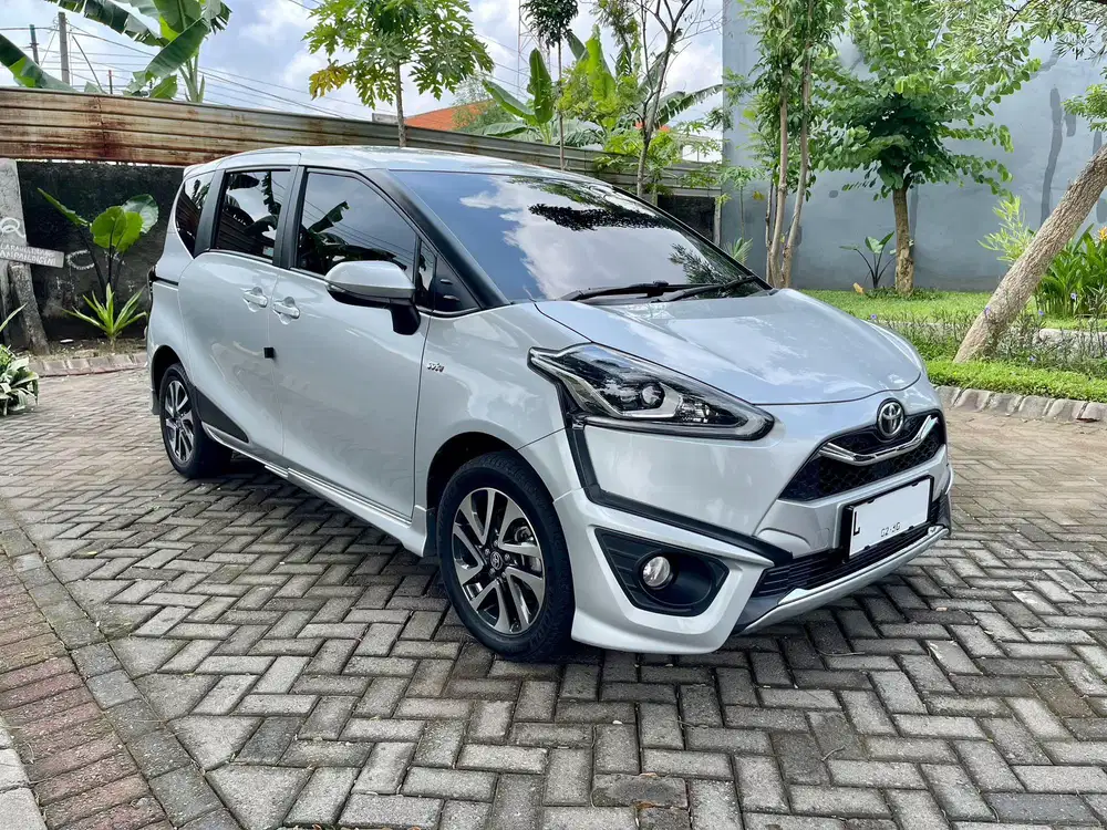 Toyota Sienta Q CVT PMK 2020 Facelift NIK 2019